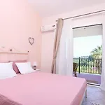 Maison View * Kontokali