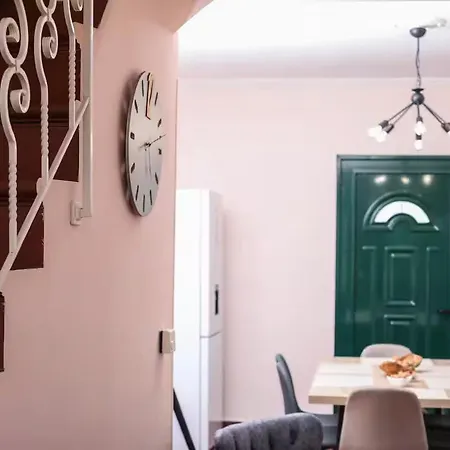 Maison View Nyaraló *